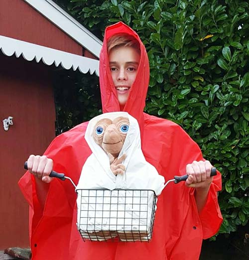 Dane wiking with E.T.