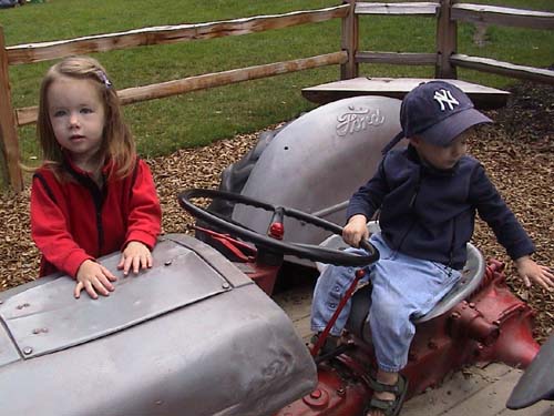 Tractor Maddy and Brock 02