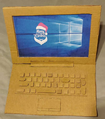 Cardboard Laptop Dane 02