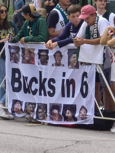 Milwaukee Bucks Championship Parade 02