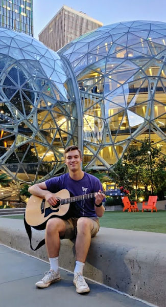 Amazon Guitar Brock 02