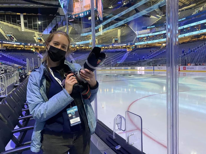 Seattle Kraken Photographer Maddy 01