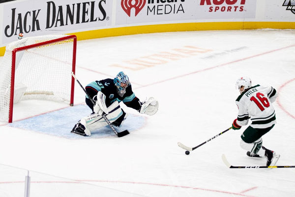 Seattle Kraken Wild Photography Maddy 04