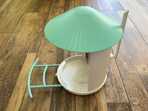 Bird Feeder with Camera 01