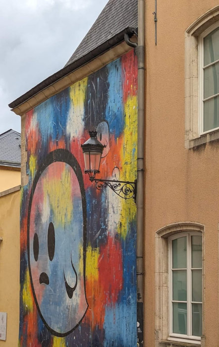 Lux 07 Painted Wall 05-Aug