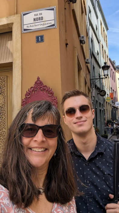 Lux Mom Brock 01 08-Aug