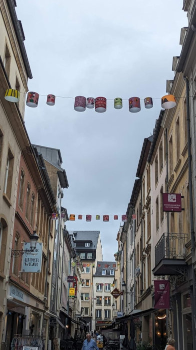 Lux Street 01 09-Aug