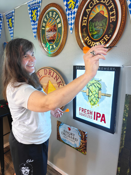 Leavenworth Darts Mom 01