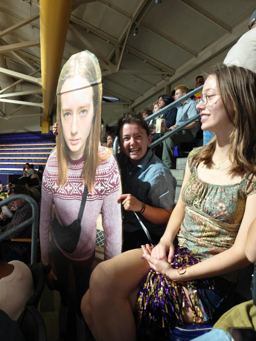 UW Grad Maddy Bighead Friends 01