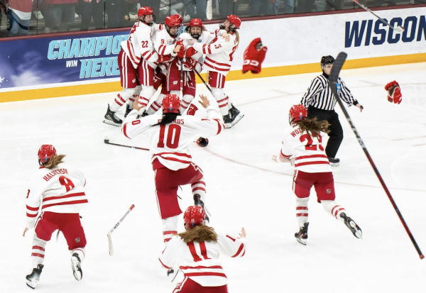 MSP Frozen Four Final Badgers 02