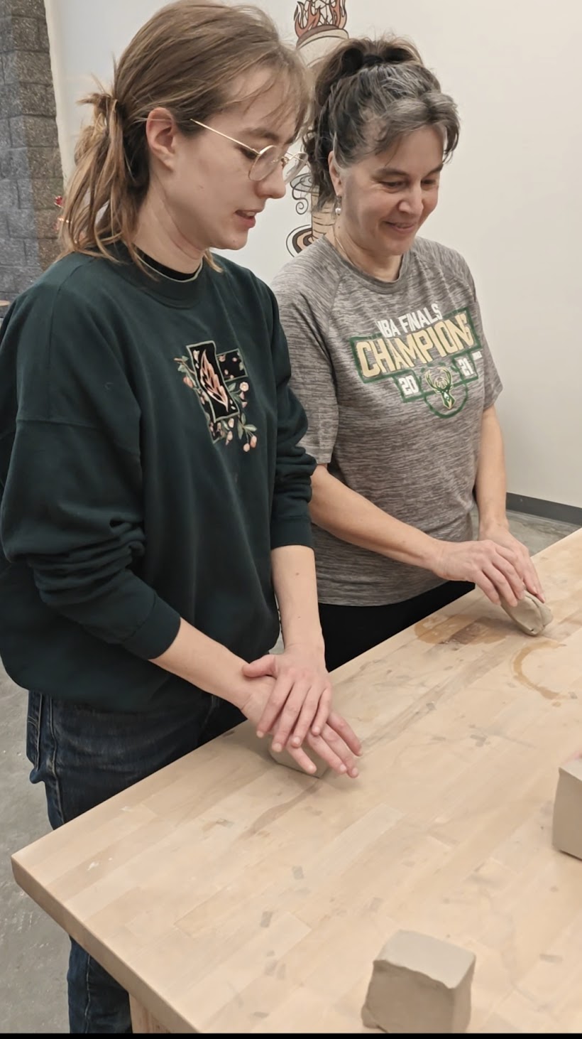 Pottery Wheel Maddy Mom 01